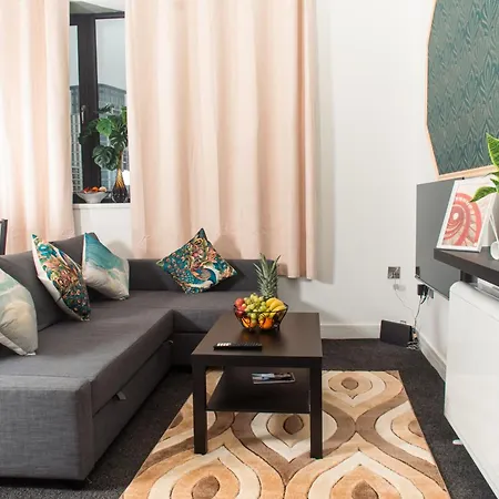 Ideal For Groups - Lovely 2 Bedroom Apartment - Free Parking, Transit Links, Close To Stadiums Manchester Extérieur photo
