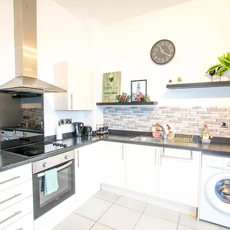Ideal For Groups - Lovely 2 Bedroom Apartment - Free Parking, Transit Links, Close To Stadiums Manchester Extérieur photo