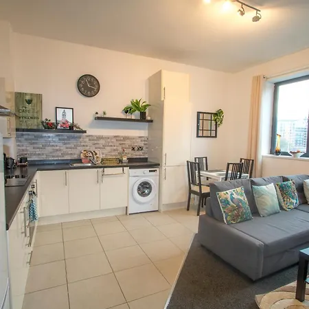 Ideal For Groups - Lovely 2 Bedroom Apartment - Free Parking, Transit Links, Close To Stadiums Manchester Extérieur photo