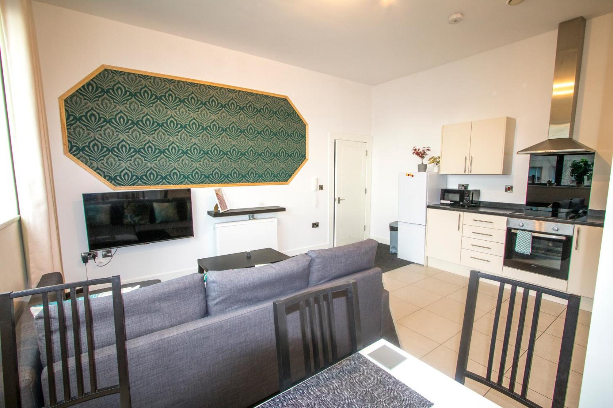 Ideal For Groups - Lovely 2 Bedroom - Free Parking, Transit Links, Close To Stadiums Appartement *
